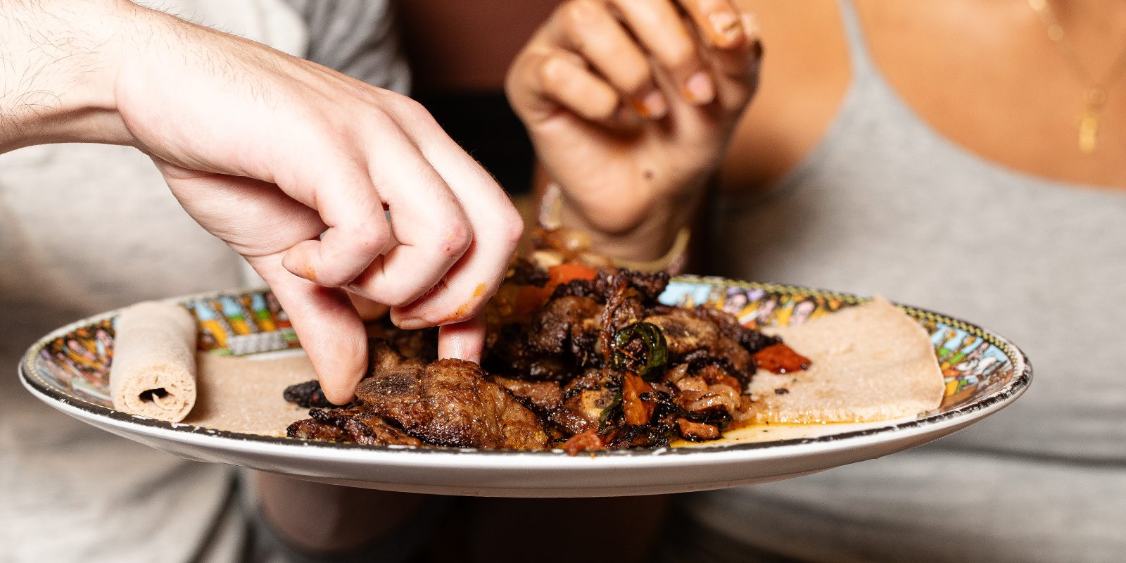 eating with hands at Enat